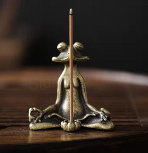 Žabí meditující miniaturní figurka na vonnou tyčinku, kadidlo (H715)