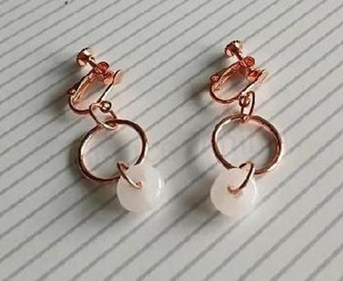 Visací šroubovací náušnice kruhy s růženínem (X2169)