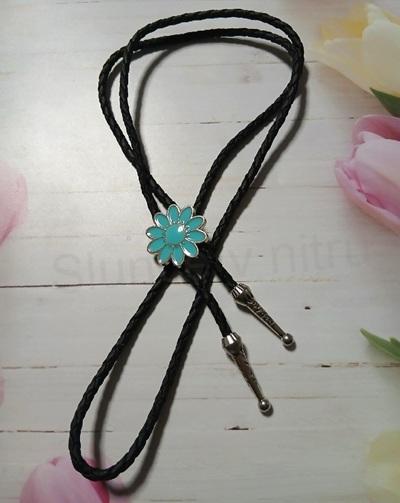 Bolo kravata s kytičkovou přezkou (BD1018)