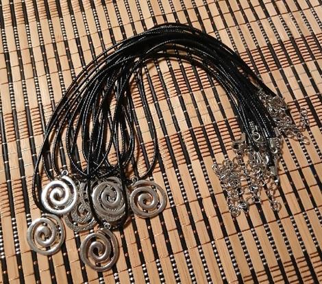 Šňůrkový náhrdelník spirála (BD1031)