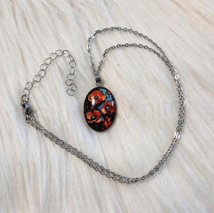 Řetízkový náhrdelník s přívěskem vlčí máky v platinové barvě (BD1043)