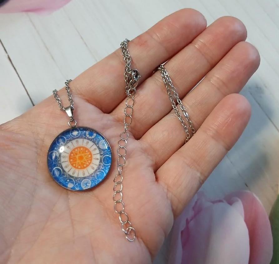 Řetízkový náhrdelník s přívěskem slunce v platinové barvě (BD1044)