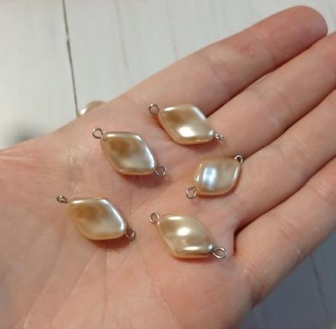 Jablonecký přívěsek ze skleněného korálku s vrutkem (AA443)