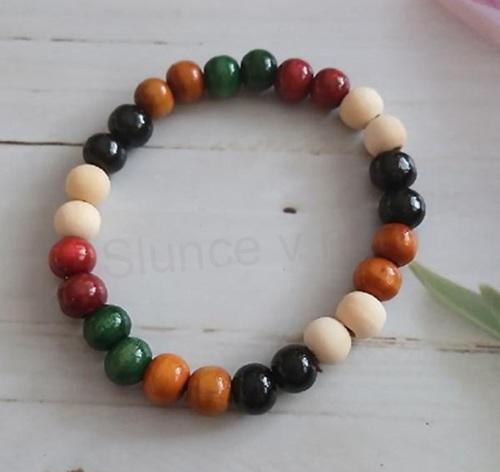 Korálkový dřevěný náramek barevný, korálky 8,2 mm (BC675)