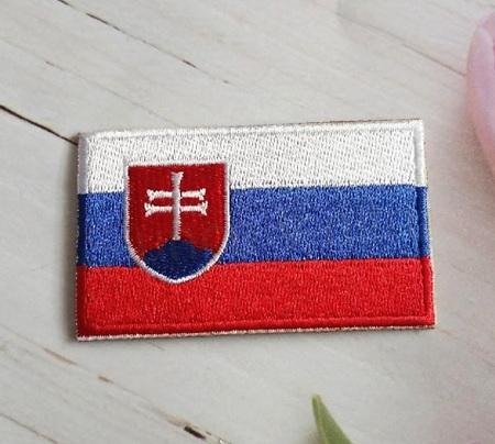 Nášivka Slovenská vlajka se státním znakem 6,5 × 4 cm (C876)