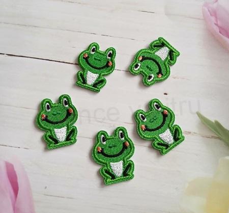 Nášivka žabka 3,3 × 2,8 cm (C879)