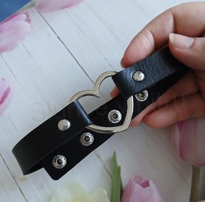 Kožený náhrdelník v punk rockovém stylu se srdcem – nerez (BD1049)