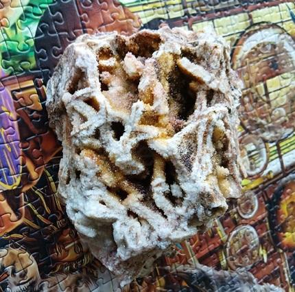 Mřížkový (Lamelární) křemen – Boxwork Quartz – sběratelská drúza (1600 g) (X2222)