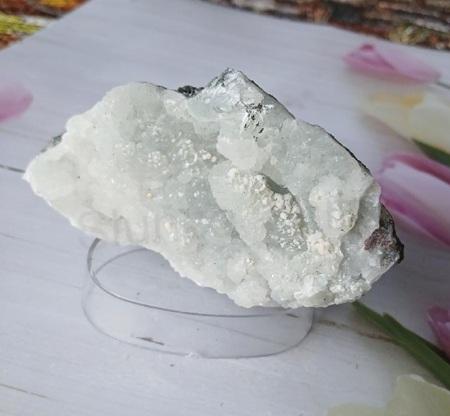 Minerální kámen chalcedon, prehnit drúza (225 g) (X2239)