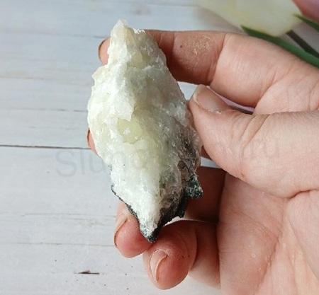 Minerální kámen prehnit drúza (69 g) (X2240)
