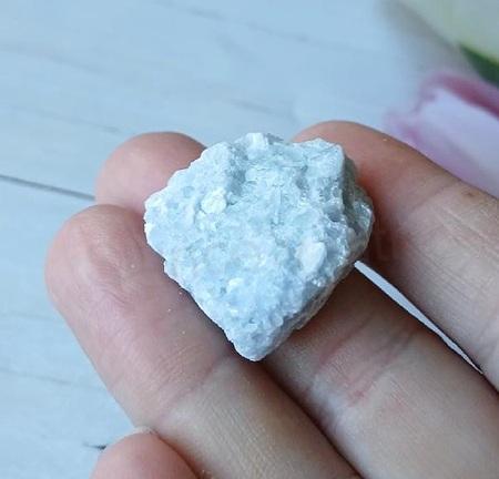 Minerální kámen modrý kalcit drúza (12,5 g) (X2247)