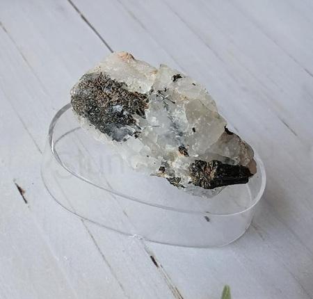 Minerální kámen turmalín‑skoryl (36,68 g) (X2259)