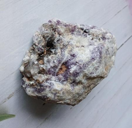 Minerální kámen ametyst drúza s krystaly morionu (164,20 g) (X2260)