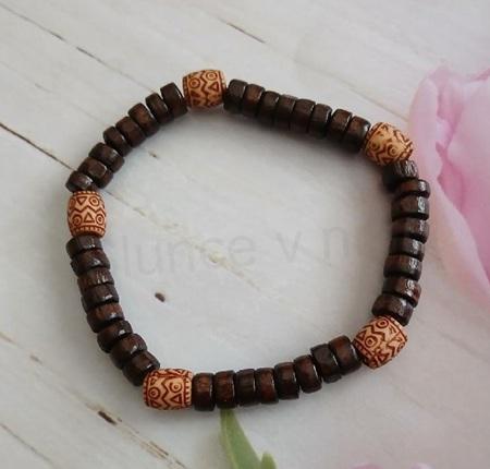 Korálkový dřevěný náramek, korálky 6,3 mm (BC708)