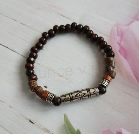 Dřevěný kokosový náramek s kovovou ozdobou (BC711)