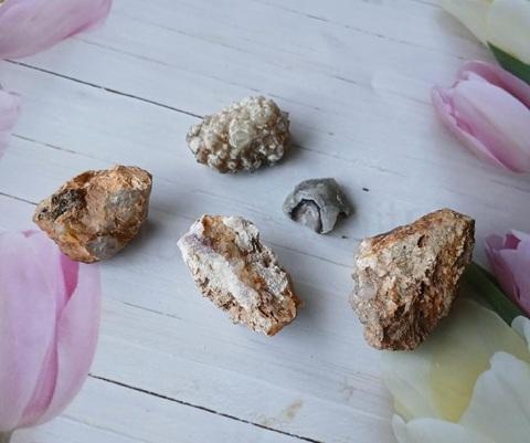 Minerální kámen směs drúz (129 g) (X2264)