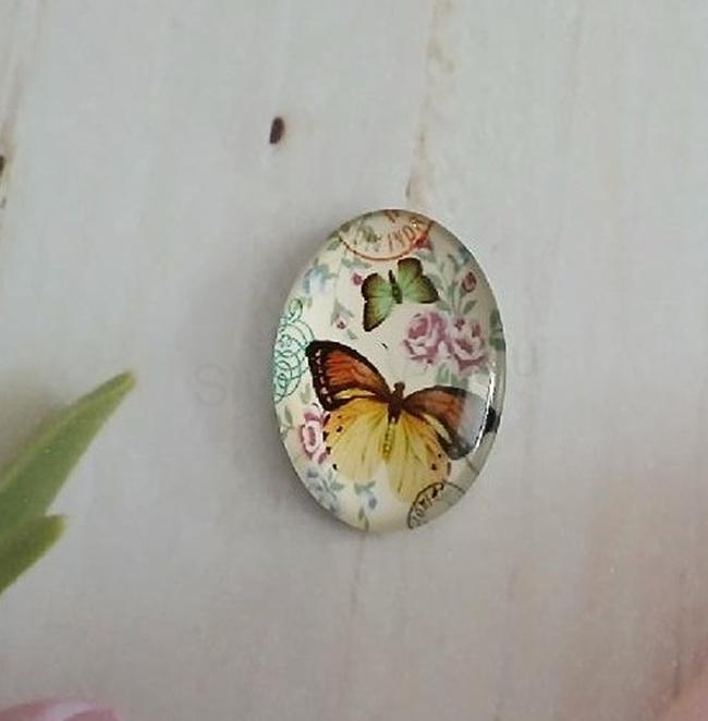 Kabošon skleněný ovál – motýl 25 × 18 × 6 mm (AD327)