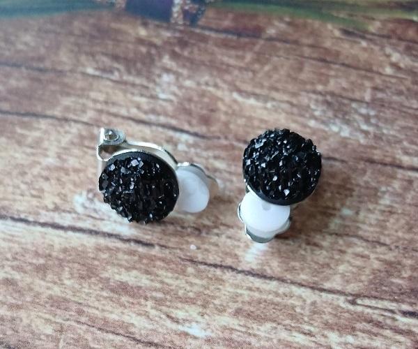 Náušnice klipsy černé měnicí 10 mm, platina (BB1036)