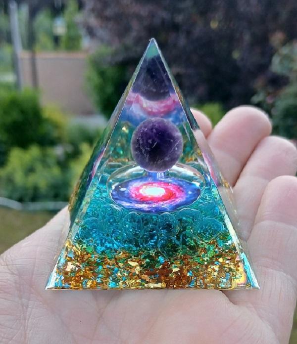 Orgonitová pyramida - Ametystové souhvězdí 5,1 x 5 cm (PP225)