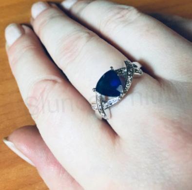 Postříbřený  prsten se syntetickým Safírem (BE19)