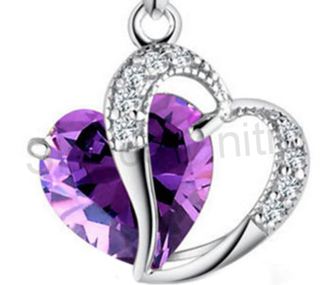 Postříbřený náhrdelník s přívěškem krystalu v srdci (BD98)