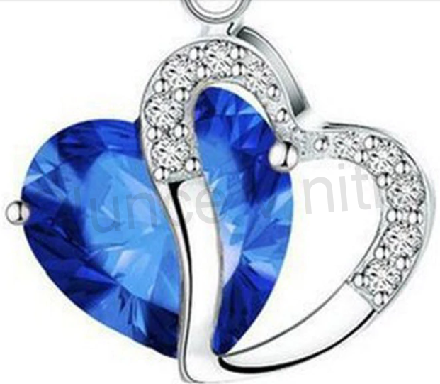 Postříbřený náhrdelník s přívěškem krystalu v srdci (BD100)