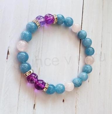 Minerální náramek, růženín, chalcedon, pokované korálky (BC242)