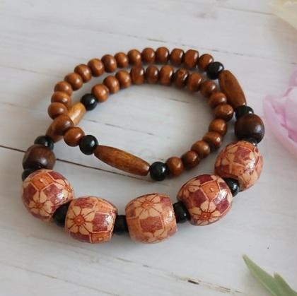 Dřevěný korálkový náhrdelník z přírodního dřeva (BD111)