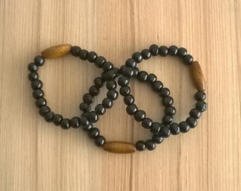 Dřevěný korálkový náramek (BC272)