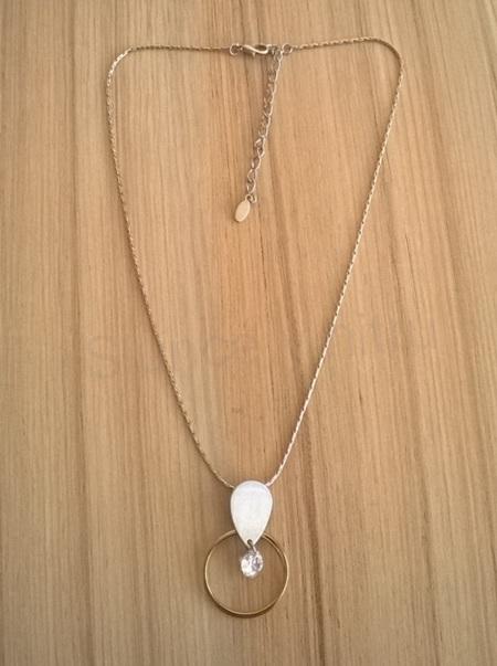 Krátký náhrdelník z nerezové oceli se zirkonem (BD130)