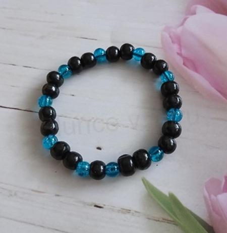 Dřevěný korálkový náramek s ozdobami (BC363)