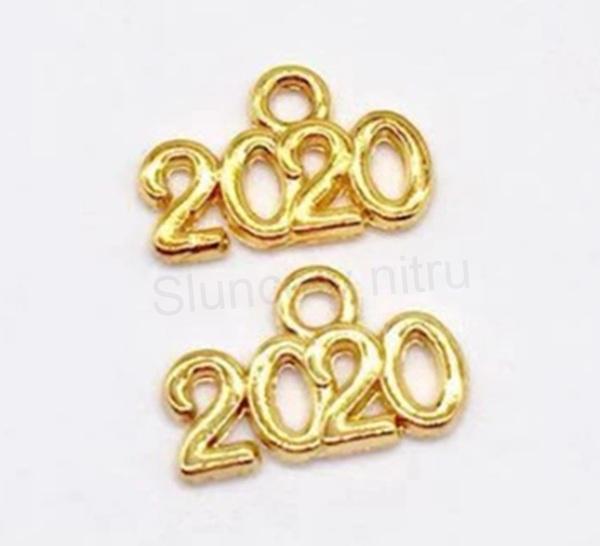 Přívěsek rok 2020 ve starozlatém provedení, 10 × 14 mm (AA182)