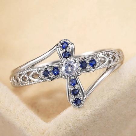 Prsten s křížem a zirkony – stříbrný, velikost 53 (BP267)