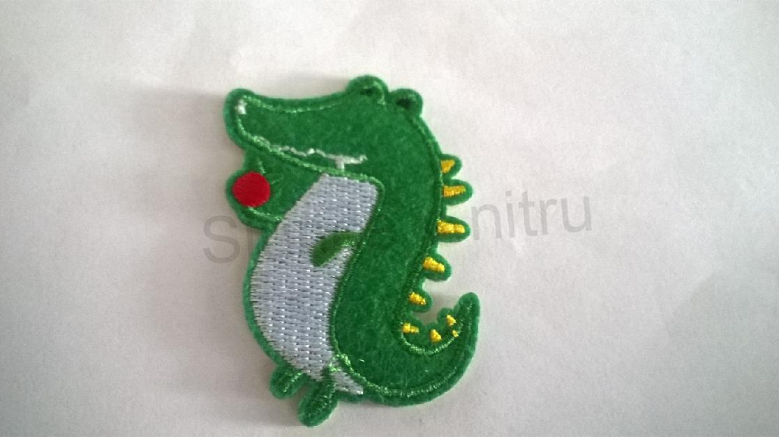 Samolepicí nažehlovací nášivky (C222)