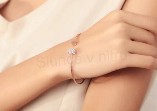 Otevřený pozlacený nastavitelný, otevřený Zirkonový Náramek Dvojité Srdce (BC51)