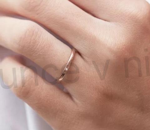 Jemný prsten s křišťály velikost 58 | číslo 4 (BP35)