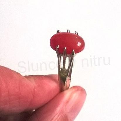 Minerální prsten s karneolem, postříbřený – velikost 58 (X217)