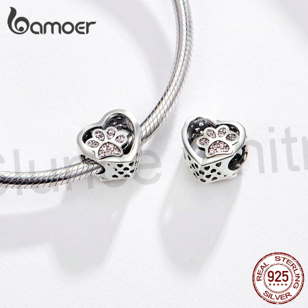 Postříbřený Royal korálek Pandora – tlapka v srdci (BE36)