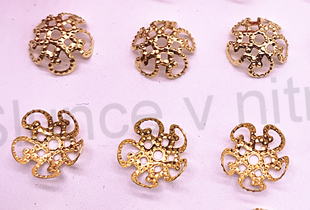 Kaplík kytička 10 x 4 mm - pozlacené - balení 10 ks (AA266)