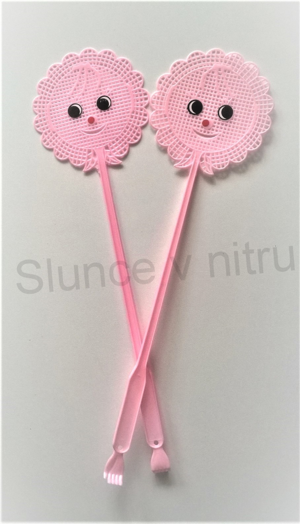 Velká plácačka na mouchy kytička s drbátkem (L23)