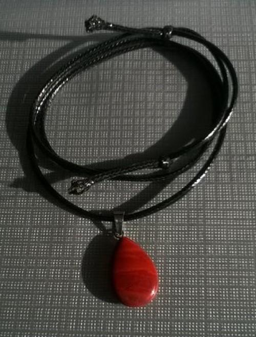 Provázkový náhrdelník přívěšek Jaspis červený - slza (BD54)