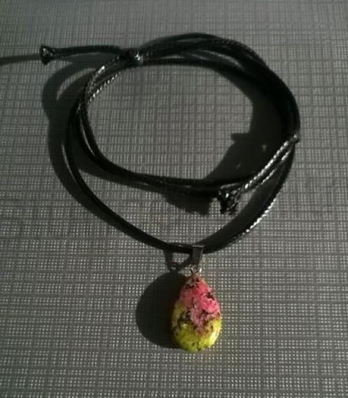 Provázkový náhrdelník přívěšek Rubín v zoisitu - slza (BD58)