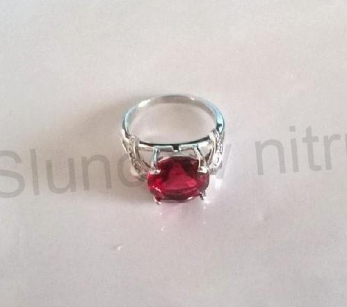 Postříbřený prsten s křišťály swarovski element (BE150)