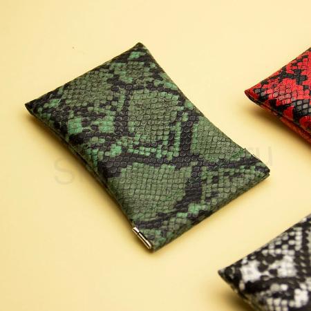 Kožená peněženka hadí vzor - klapačka, klíčenka červená (J28)