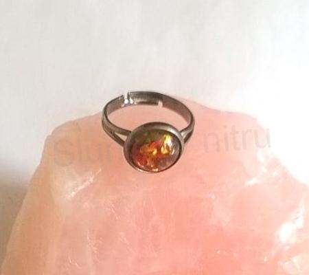 Nastavitelný černý minerální prsten  s Jantarem (X254)