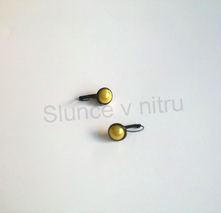 Černé náušnice s  perleťovou perlou (BB346)