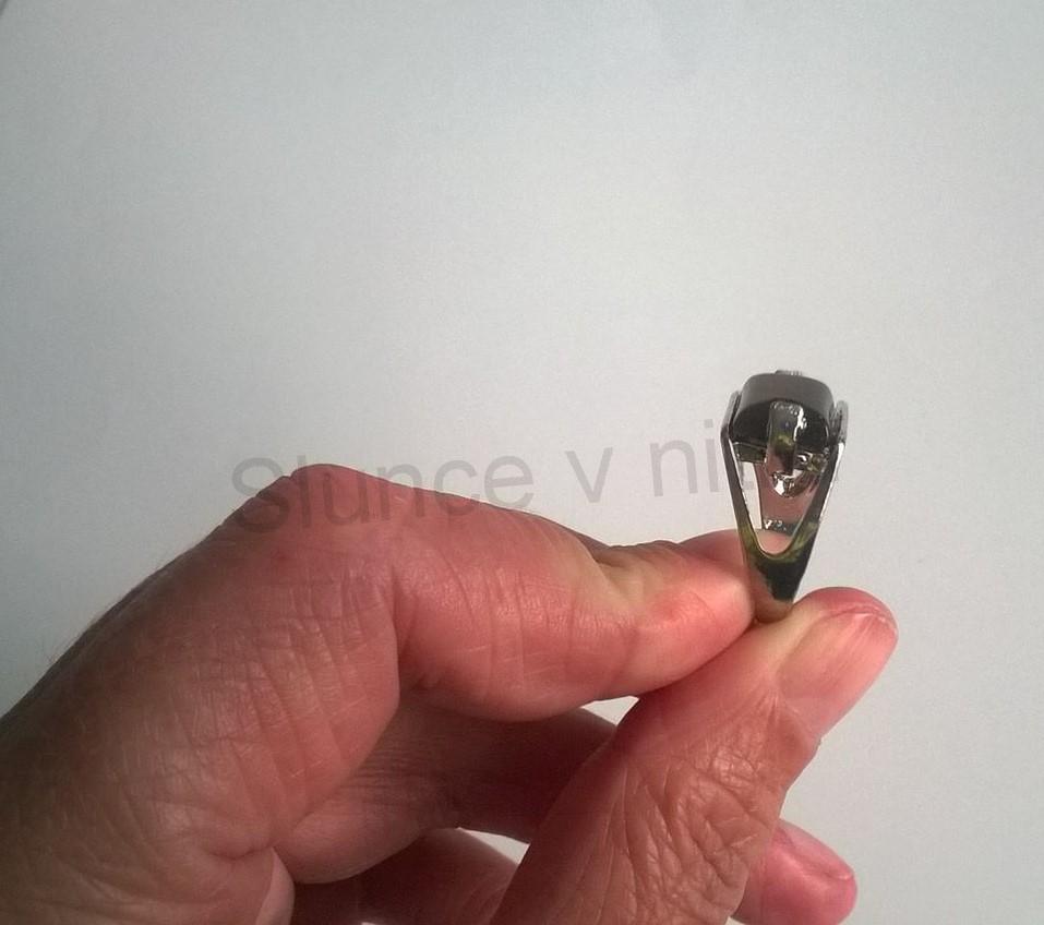 Minerální prsten s tygřím okem postříbřeno (X286)