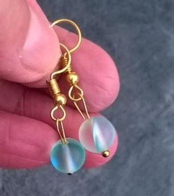 Minerální pozlacené náušnice Měsiční kámen (X316)