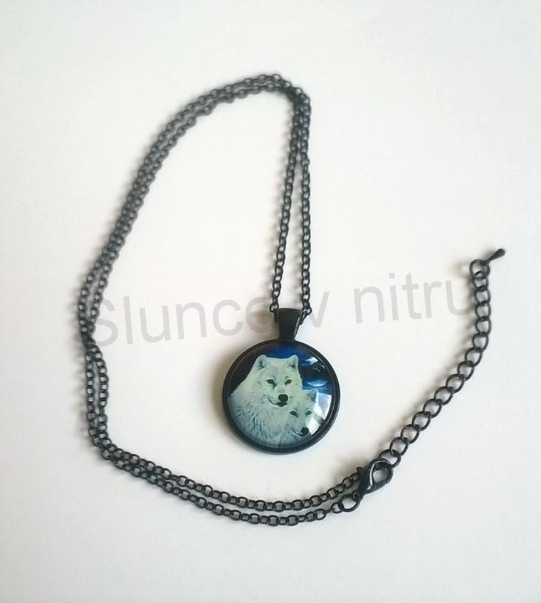 Náhrdelník platinový, černý s přívěškem Sviticí Vlci (BD312)