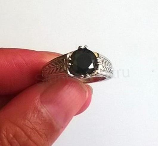 Dámský prsten černý spinel zirkonu s ornamenty velikost 59 (BE175)